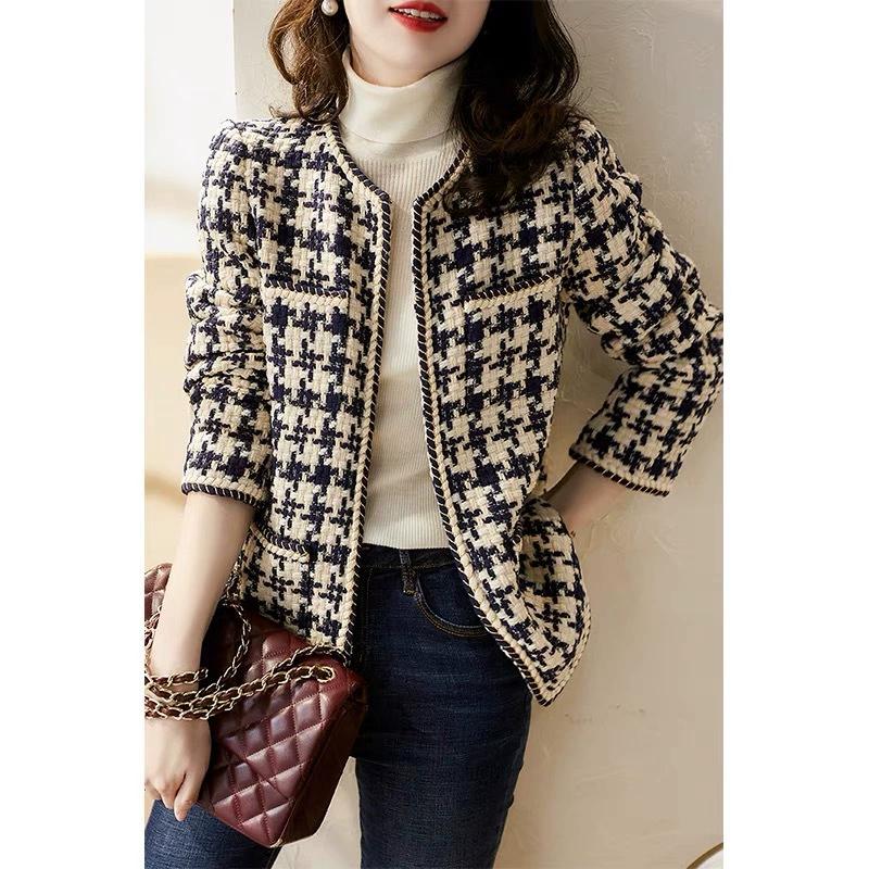Xiaoxiangfeng Jacket, Versatile for Women In Spring and Autumn, Elegant and Refined, with A Coarse Floral Top That Accentuates A Slim Figure