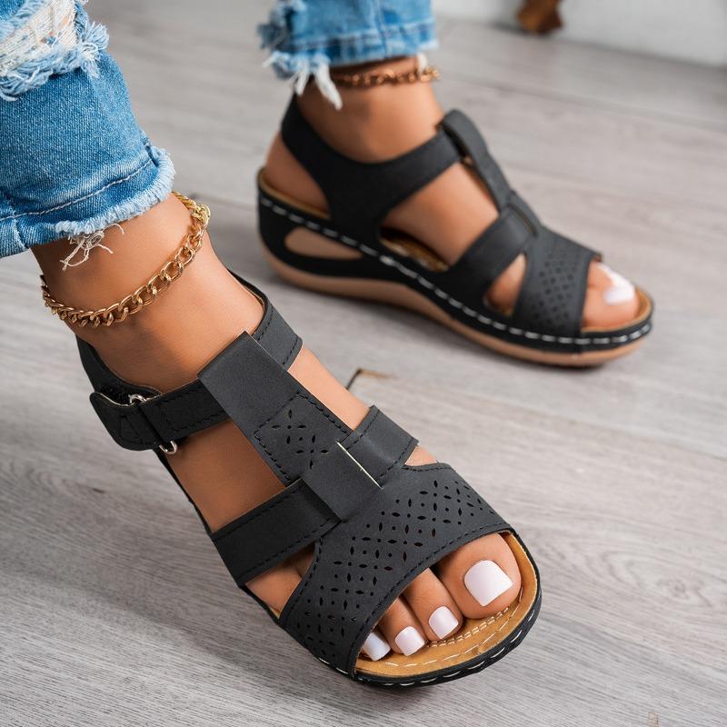Plus Size Wedge Shoes Summer New Round Toe Crossover with Breathable Hole Platform Non-Slip Wear-Resistant Sandals