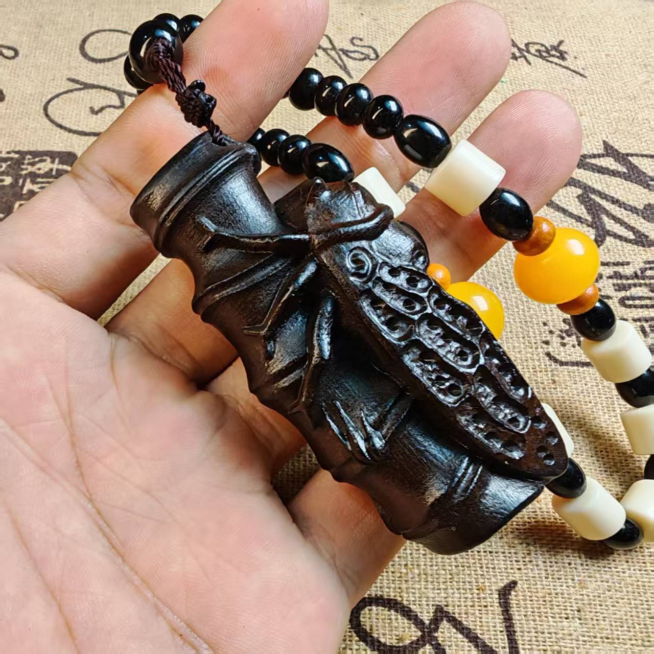 6.5CM Hand Carved Bamboo Cicada Figure Statue Gift Collection Handle Carving Pendant Creative Wooden Decorative Ornament