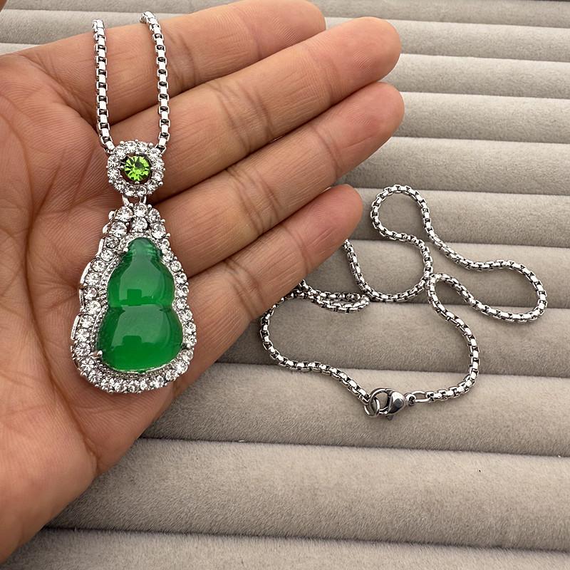 Elegant Women's High-Quality Imitation Chalcedony Pendant Necklace - Jade Green Ping'an Pai, High Ice Jade Inlaid Design