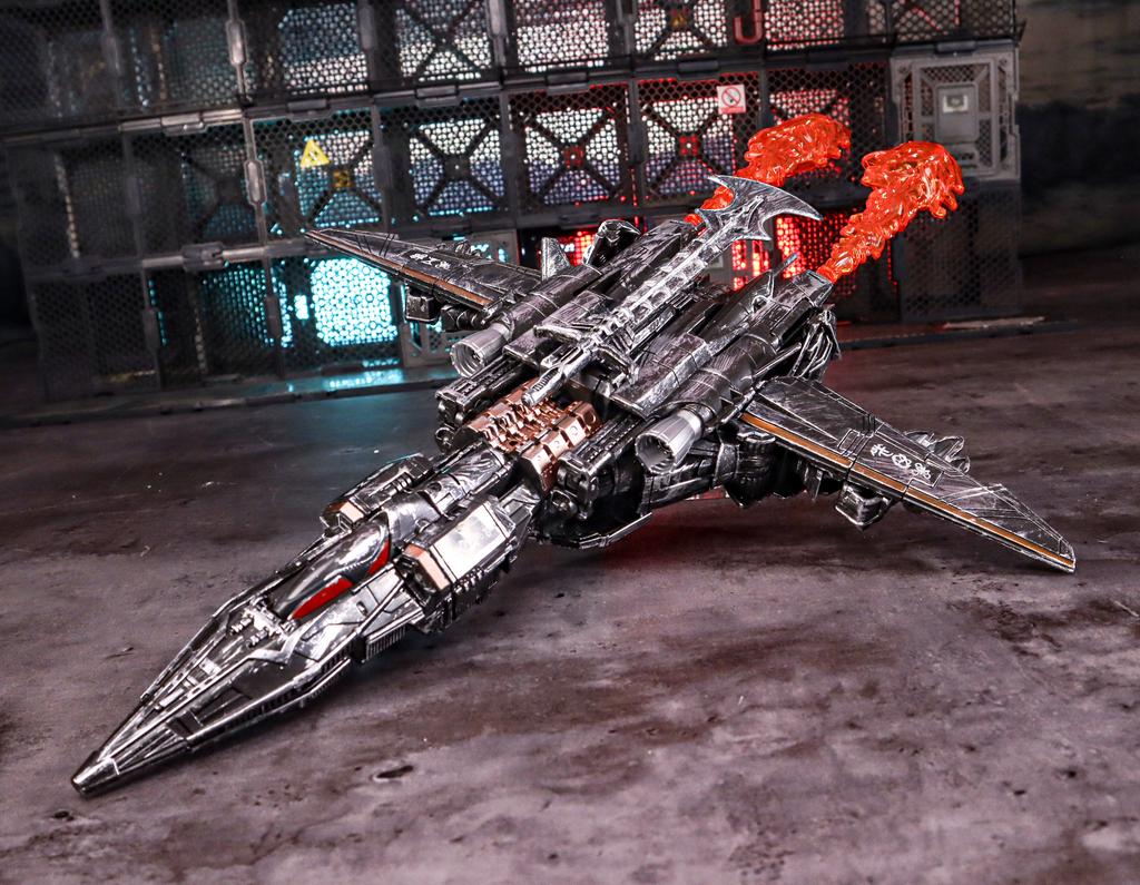 Wei Jiang MW-001 Aircraft Power Enlarged Version Transforming Robot Movie 5 Villain Model Toy With A Height Of 30cm