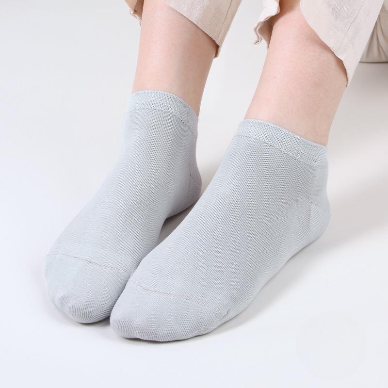 Women Spring and Summer New Antibacterial Anti Pilling Simple Boneless Breathable Boat Socks
