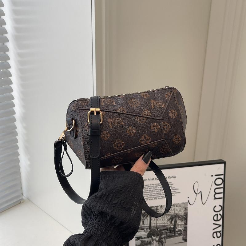 Bag women's summer new fashion foreign style high value mobile phone bag casual simple shoulder messenger bag women
