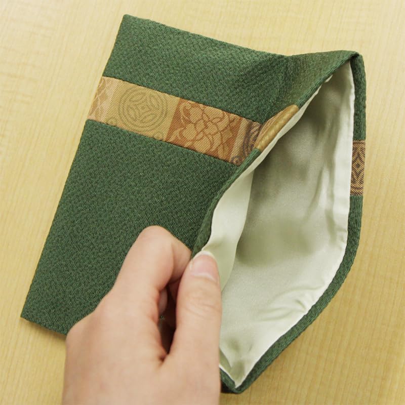 Daiko Sangyo Prayer Bead Case, Made in Japan, Enshu DamaskGreen, Pure Silk with Vertical Stripes, 802-2