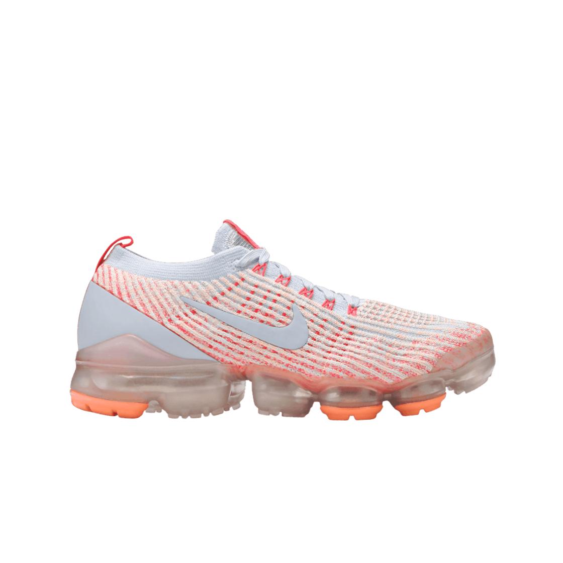 

(в) Nike Air Vapormax 3 Hydrogen Blue Orange Pulse 260