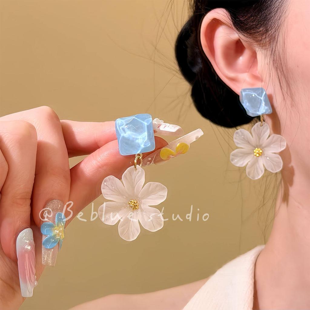 French Blue Square Flower Earrings Holiday Wind Super Fairy Sweet Face Little Spring and Summer Earrings Women