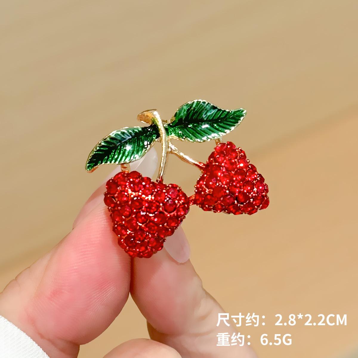 

Брошь в виде клубники, инкрустированная бриллиантами, женская брошь высшего качества, булавка-антиблик, аксессуары высшего качества, аксессуары для одежды