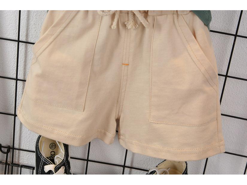 Trendy Boys' Casual Summer Two-Piece Set: Handsome Short Sleeve Top and Shorts