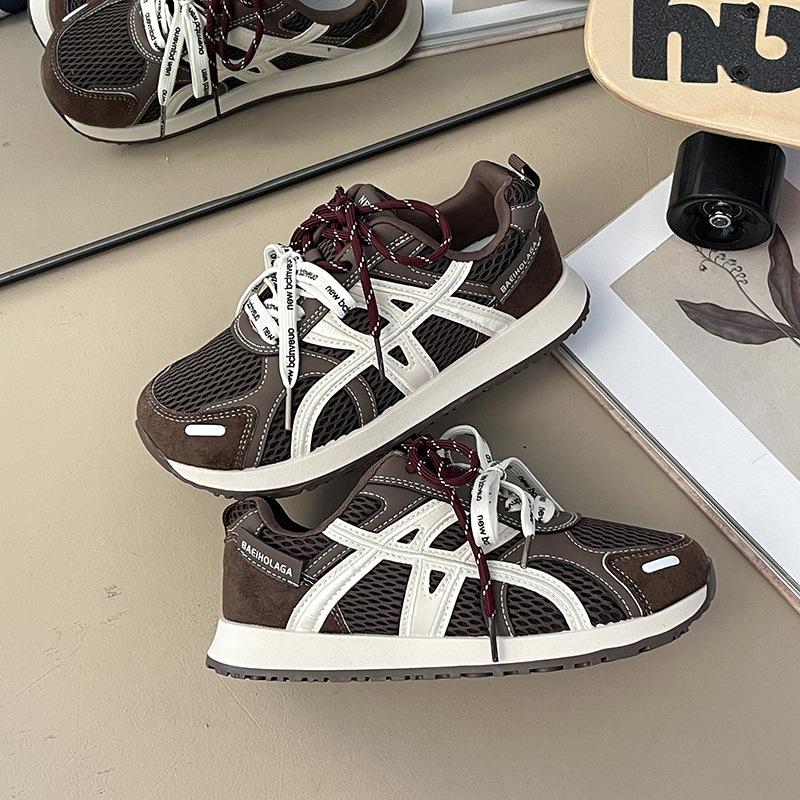 

New versatile new Chinese casual shoes men s summer new versatile light luxury sports shoes breathable running shoes 40 коричневый