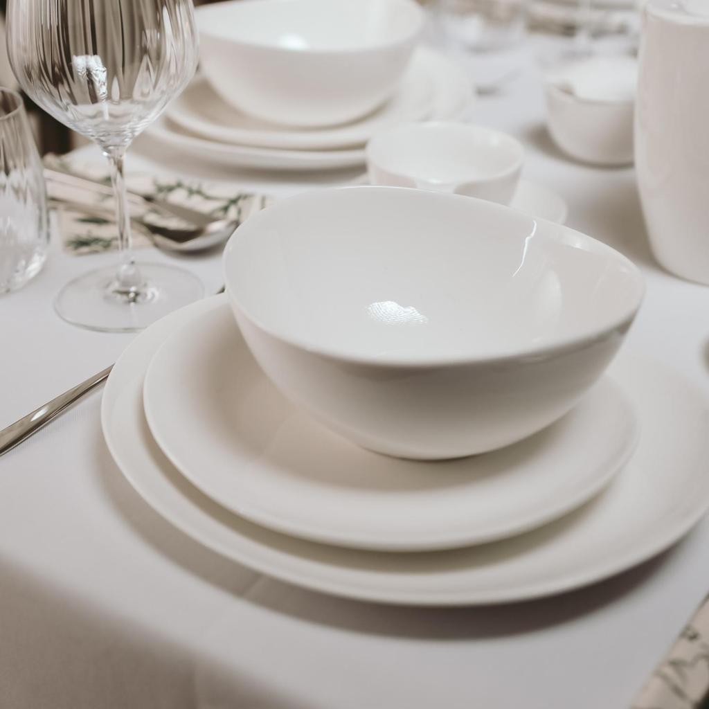 Elegant Oval Porcelain Dinner Plate, , TIME DUKA