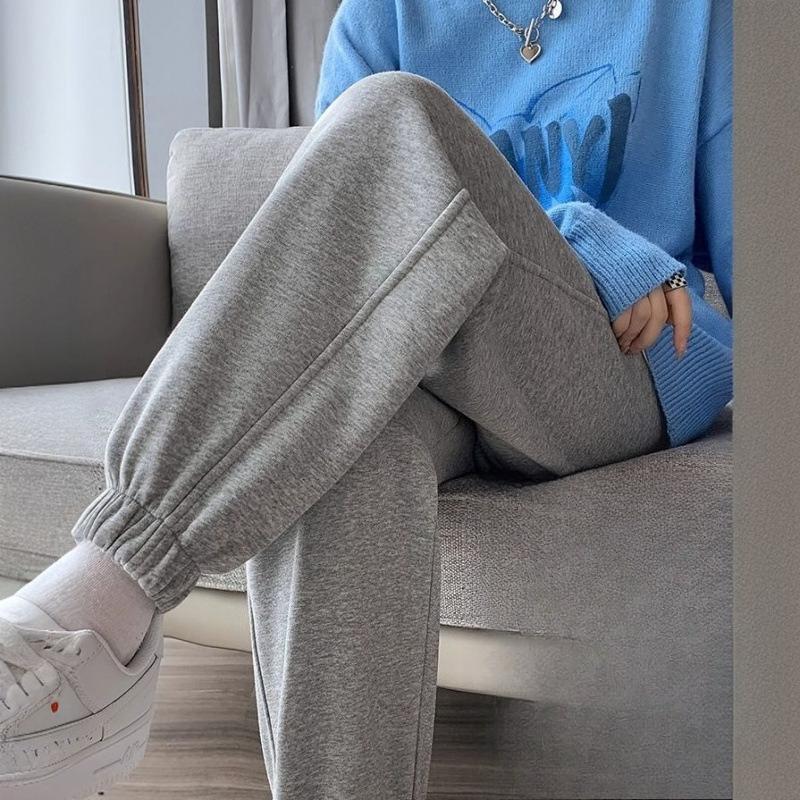 Women's Sportswear Pants Are Versatile for Spring and Autumn, and Black Pants for Slimming In Autumn and Winter. Short and Casual Sweatpants