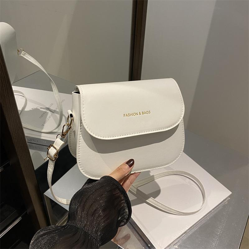 Fashion casual shoulder small bag women's 2025 summer new trend fashion shoulder messenger bag simple small square bag