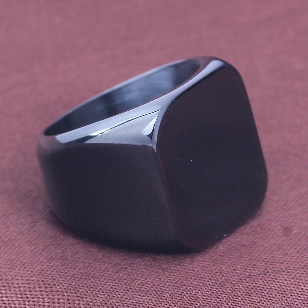 Retro minimalistický 18mm nerezový titanový prsten s laserovým logem