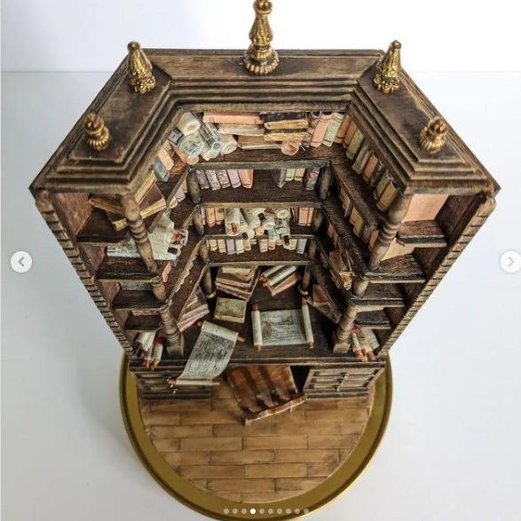 Modern Minimalist Resin Bookcase With Decorative Shelf For Home Office Decor