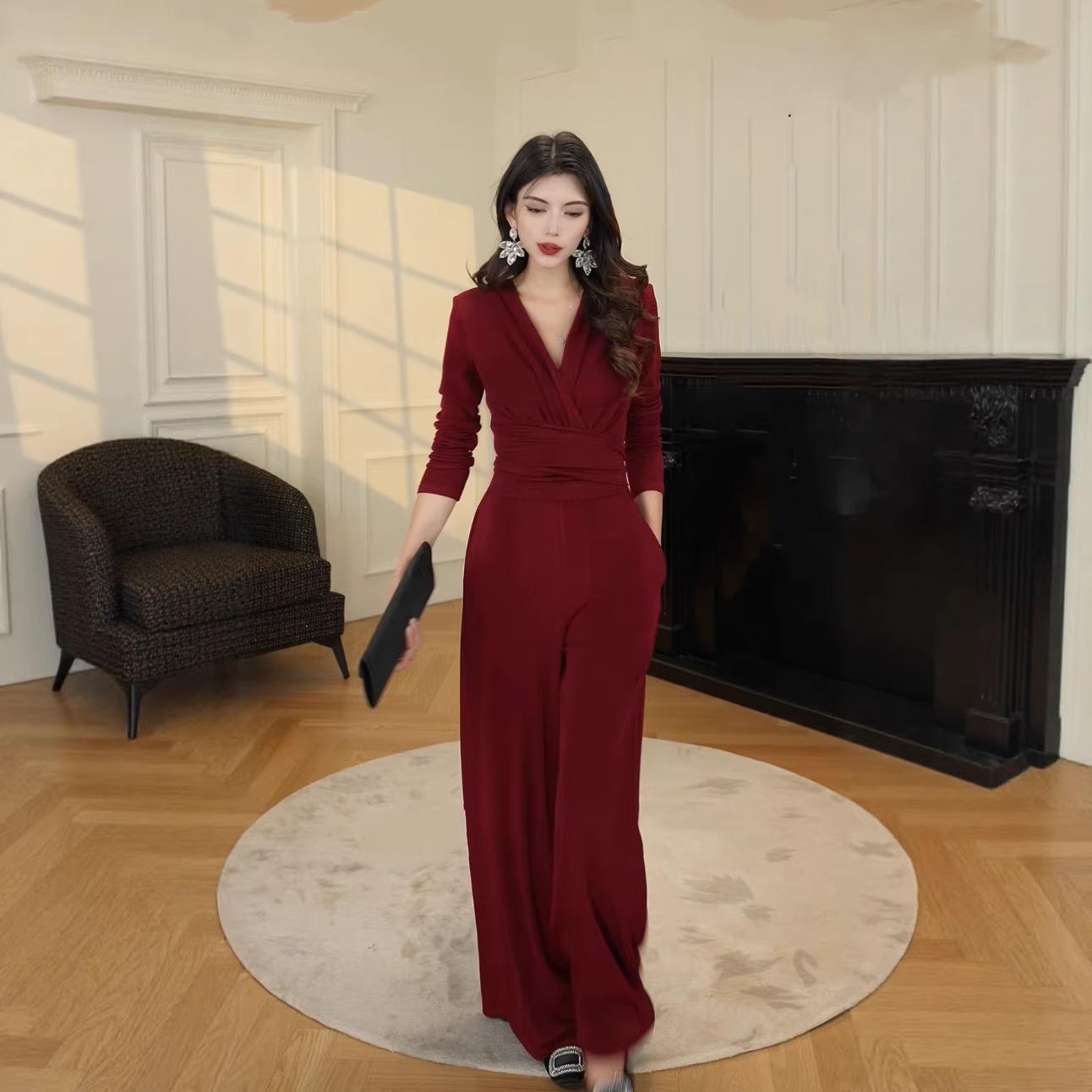 

Royal Red V-neck Jumpsuit - Elegant Autumn/Winter Slimming Waist Design for Women M вино красного