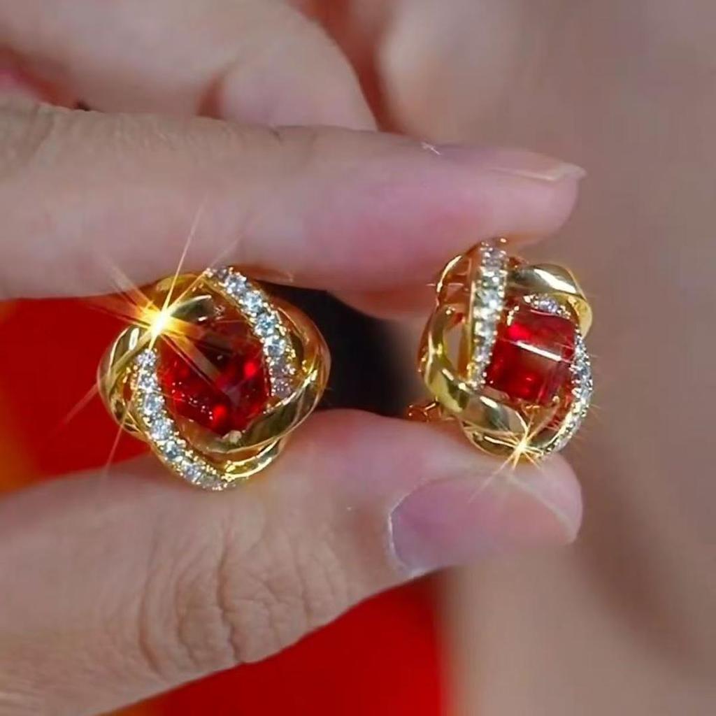 2025 Elegant Geometric Stud Earrings - Chic Jewelry for Trendsetters