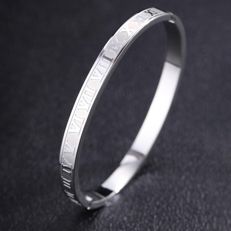 Titanium steel bracelet gold high version temperament zircon bracelet women's light luxury fashion elegance does not fade simple bracelet