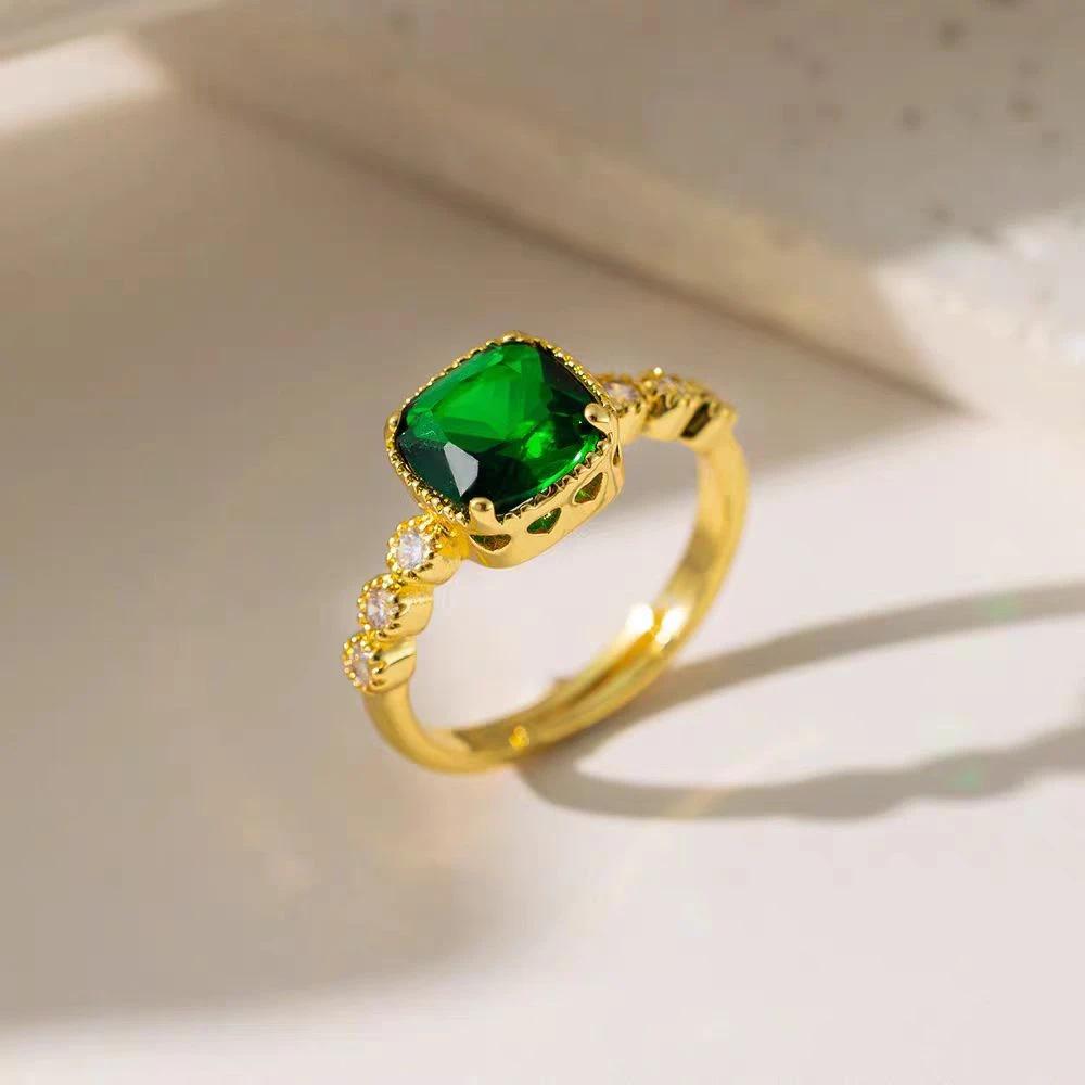 Emerald Zircon Adjustable Ring for Girls: Luxurious, Exquisite, Sparkling Finger Jewelry.