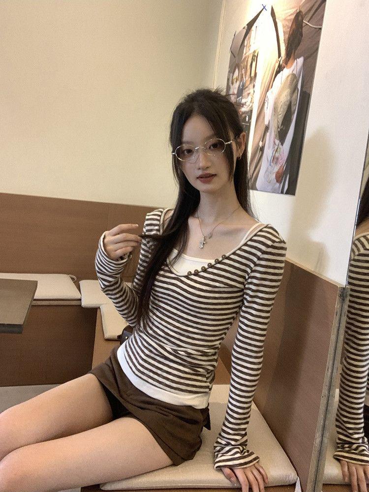Korean-Style Coffee Striped V-Neck Slimming Two-Piece Women's Long Sleeve Top for Autumn/Winter