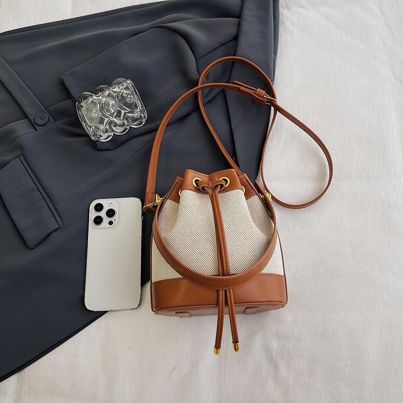 Popular Fashion Bucket Bag, New Niche Single Shoulder Slanted Bag, Women's Handbag, Versatile