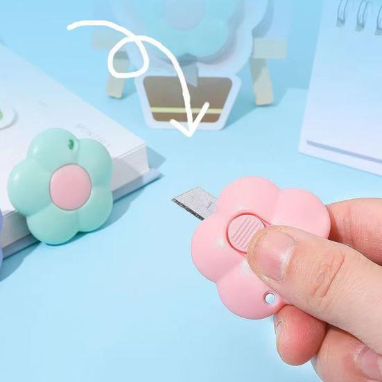 Cute Flower Mini Utility Knife Portable Retractable Blade for Opening Packages Scrapbooking Lightweight Compact Cutting Tool for Travel