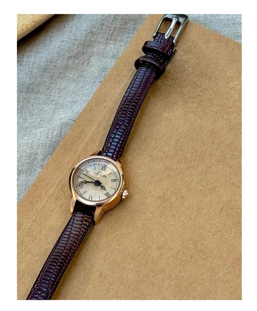 LSVTR Retro Ladies' Small Dial Leather Strap Waterproof Quartz Watch