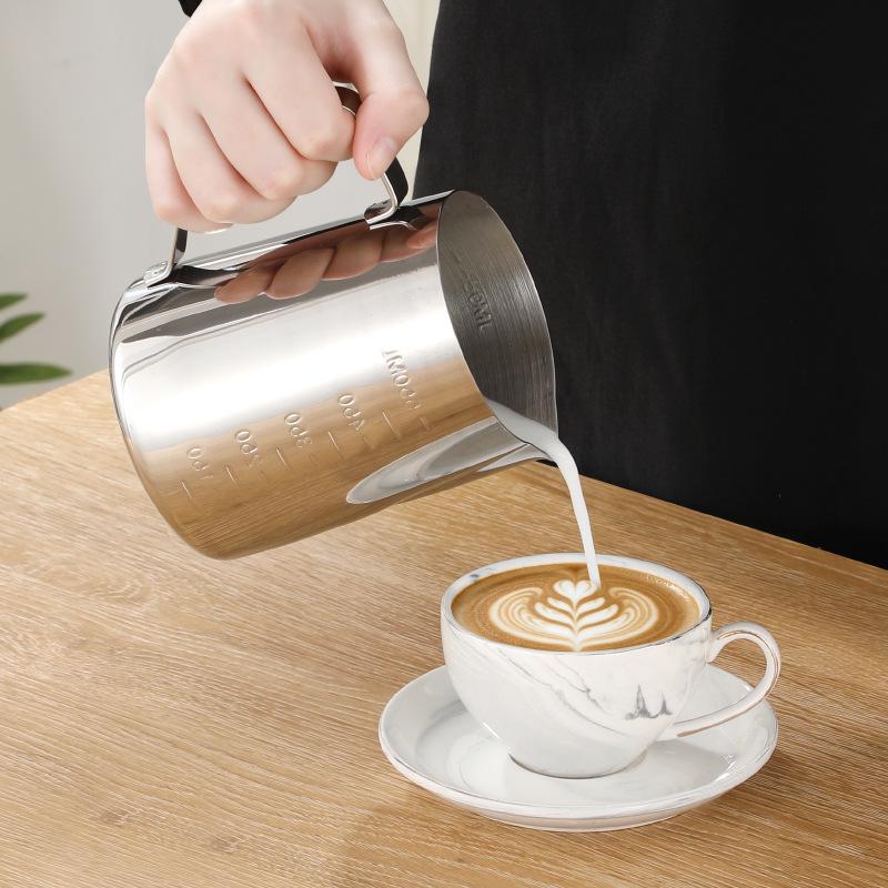 Stainless Steel Latte Art Cup with Scale, Milk Frothing Pot, Pointed Spout Coffee Utensil for Home & Commercial Use