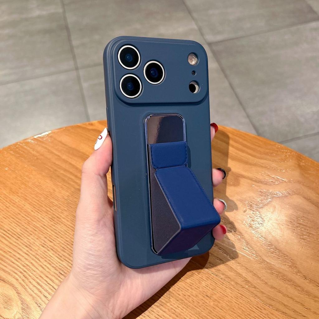 Magnetic Vertical And Horizontal Stand Protective Case for iPhone 17 Air 17 Pro Max Liquid SiliconeHard Wristband Phone Cover