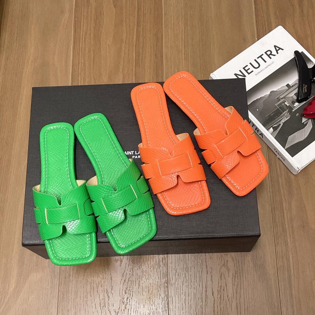 Spring and summer women's shoes large flat bottom color European and American casual outer wear cool slippers