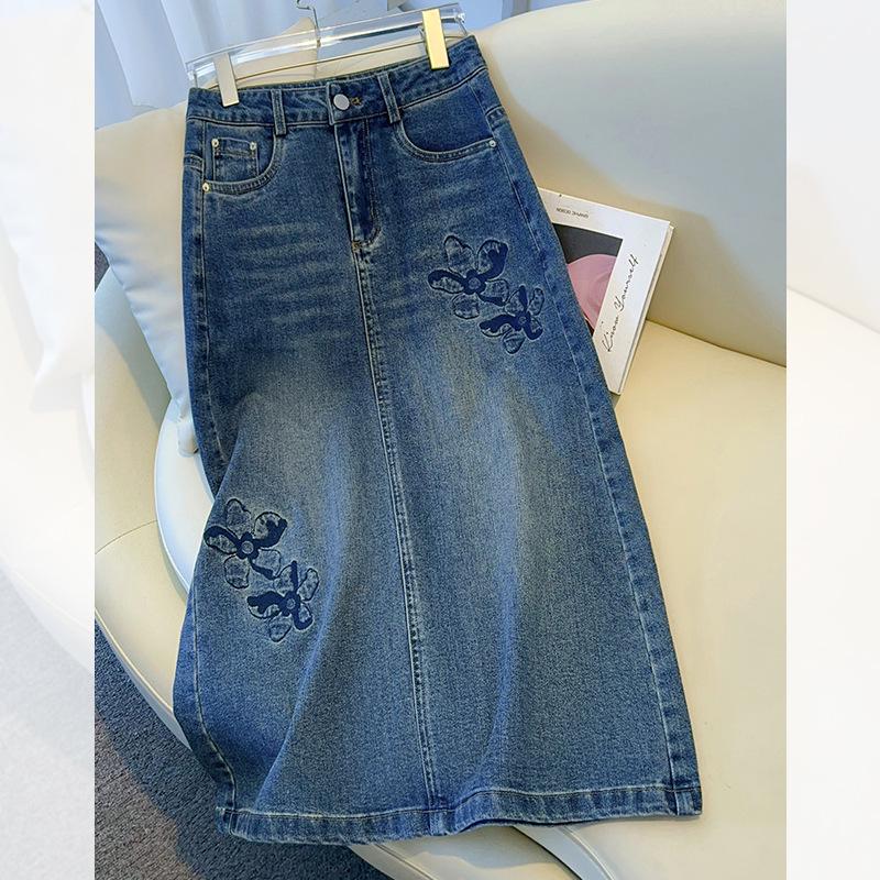 

Женская ретро джинсовая миди-юбка с вышивкой - Коллекция весна-осень 2025, А-силуэт, облегающий бедра дизайн. 32/4XL for 145-155 lbs