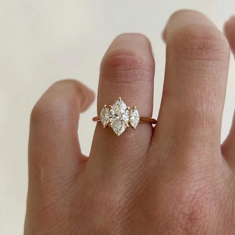 1 Piece of Gold Color Irregular Geometric Synthetic Zircon Ring for Women's Daily Wear Banquet Party Jewelry Gifts