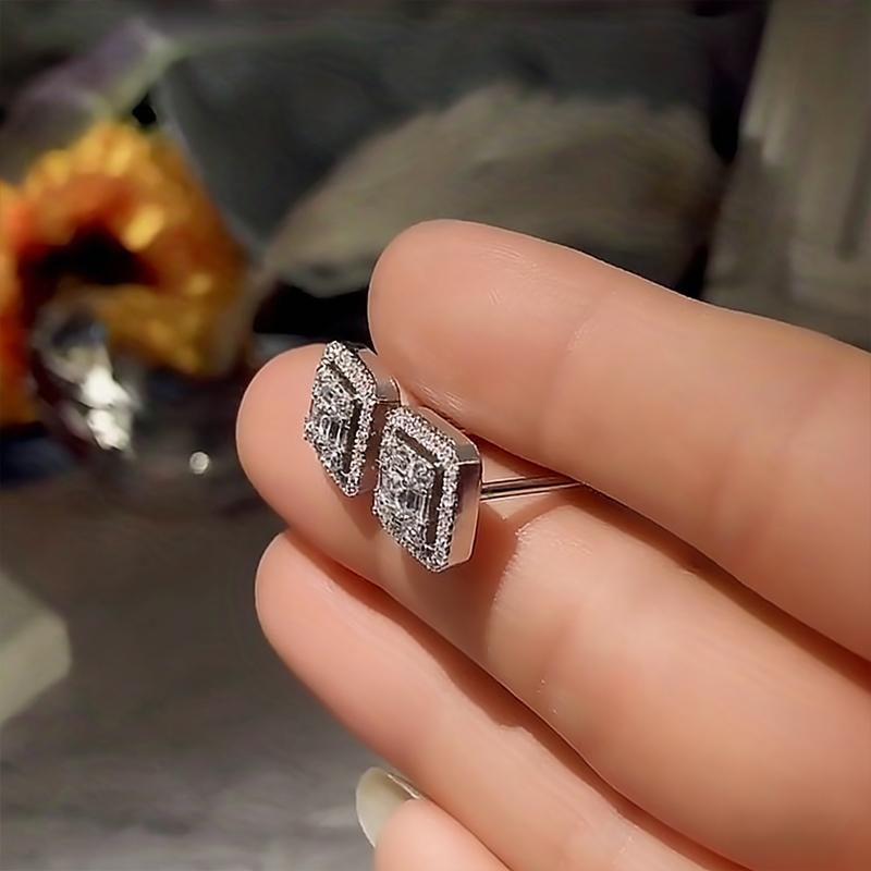 Exquisite, fashionable, personalized, creative square earrings, sweet ladies' creative temperament, versatile party earrings
