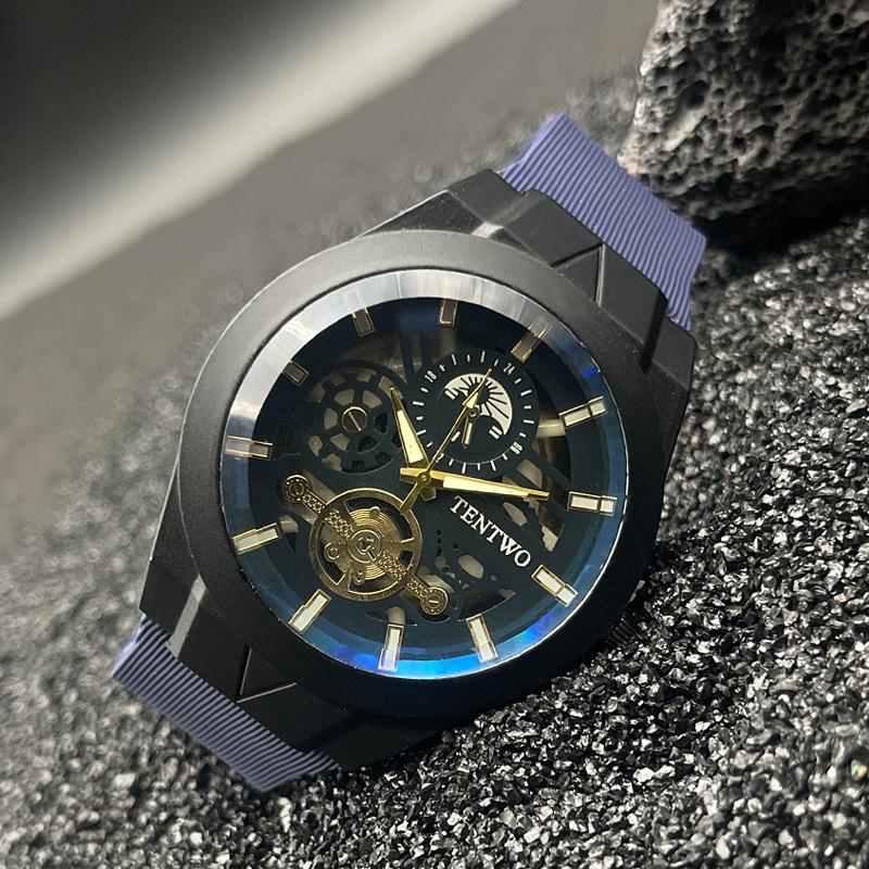 Men's Blue Light Silicone Strap Quartz Sports Watch in New Fashion Trend