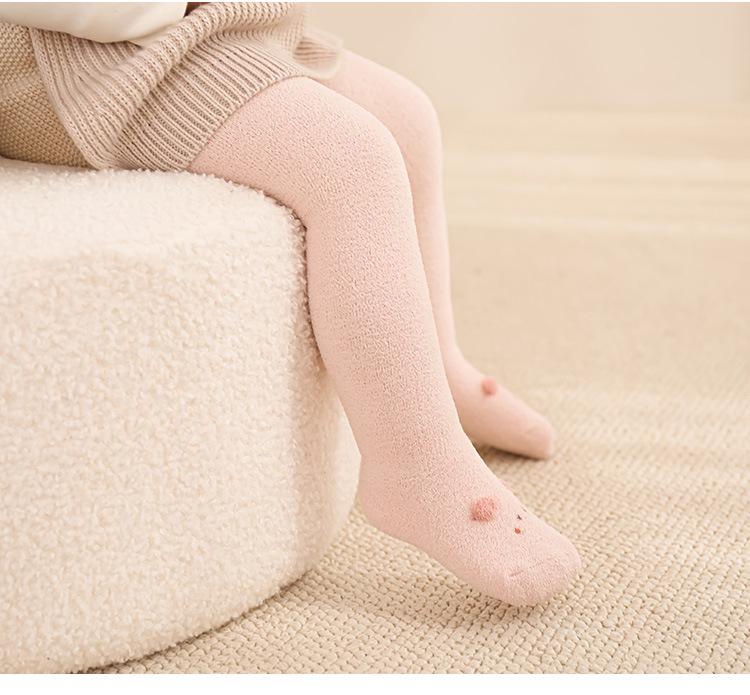 Newborn White Footed Tights: Autumn/Winter Velvet Thickened Big Butt Style for Baby Girls