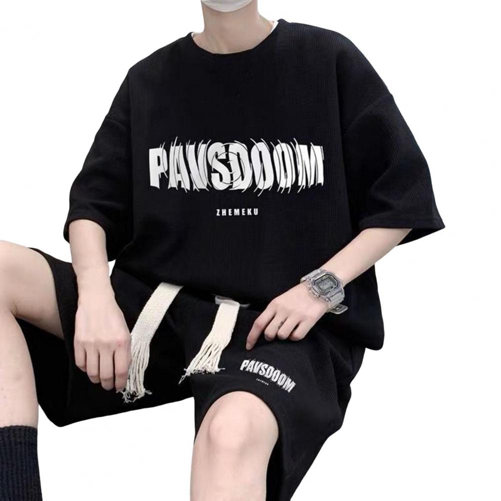 2ks/sada Pánská letní tepláková souprava O-výstřih Krátký rukáv Tričko s potiskem písmen Elastický pas se stahovací šňůrkou Široké kraťasy Set Vaflová textura