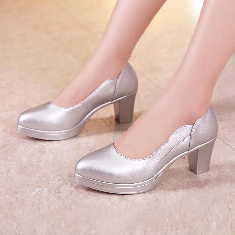 

5см 8см Маленький размер 32-43 Белые свадебные туфли Женские туфли-лодочки 2025 Неглубокие Туфли на высоком блочном каблуке Мягкая кожа Офис Мама Модель Суд 41