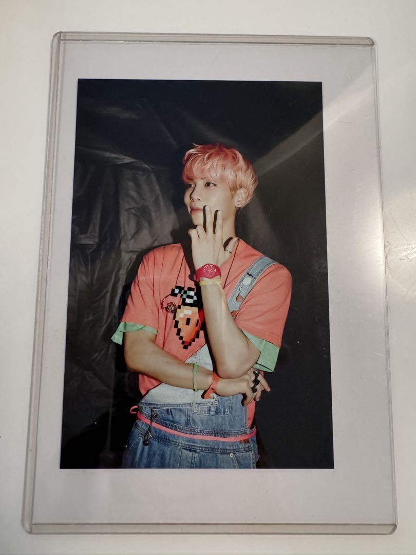 

[ВЖИВАНИЙ] SHINee Jonghyun чорно-біле фото