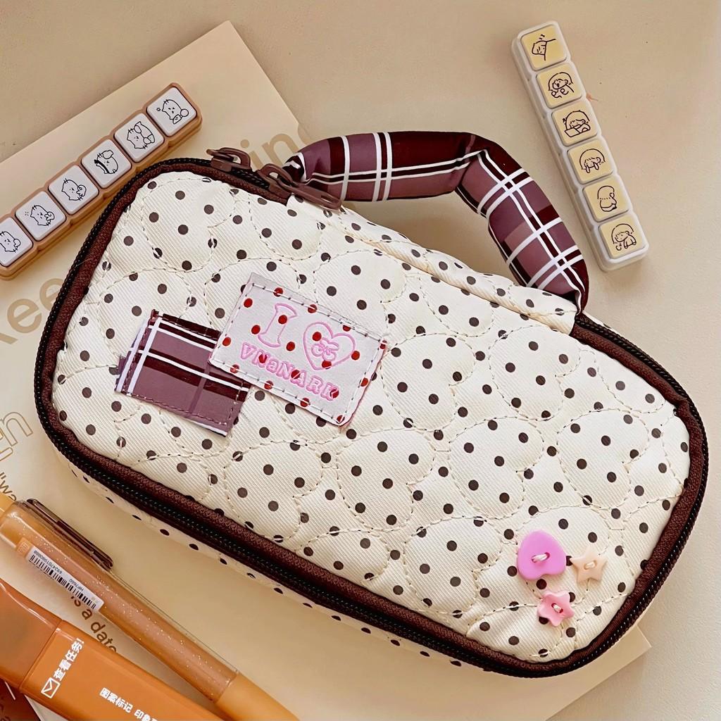 Vintage Polka Dot Pen Bag Made Of Polyester Fabric For School And Office Storage