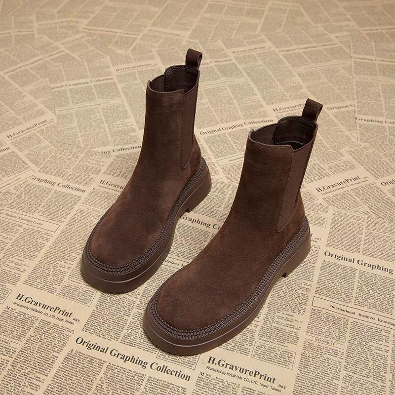 Zapatos planos retro coreanos de ante para principios de otoño, moda otoño e invierno 2025, super fuego, Chelsea de suela gruesa, estilo extranjero, botines pequeños