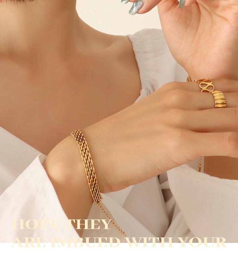 Versatile Trendy Geometric Titanium Steel Bracelet for Women, 18K Gold Plated, European & American Style (E250)