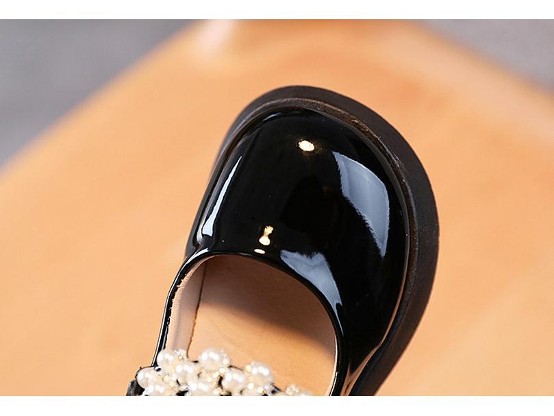 2024 Spring and Autumn Kids Leather Princess Shoes with Soft Sole, Ideal for Black Dance.