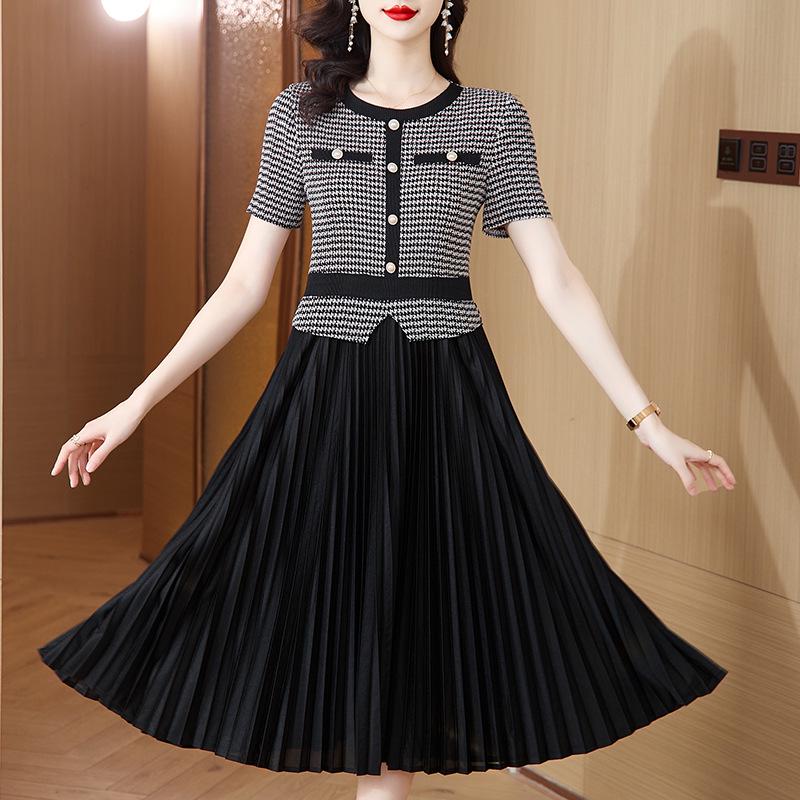 

Европейская летняя мода 2024 года: Платье облегающего кроя с плиссировкой 3XL