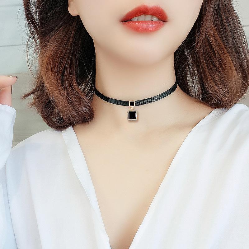 Black Leather Rope Necklace Women's Short Neck Strap Collarbone Chain 2025 New Ins Simple Mori Temperament Neck Chain