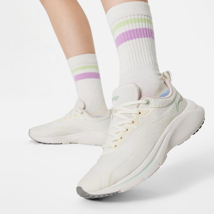 Li Ning YunQue Comfortable And Breathable Cushioning, Wear Resistant Low top Casual Running Shoes Women's White ARSU064-2