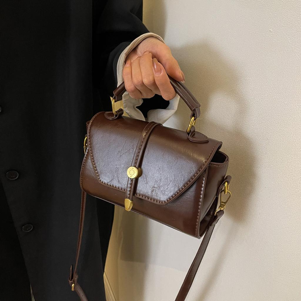 Women's Bag New Trend High Sense Fashion Shoulder Bag Retro Versatile Shoulder Messenger Bag Simple Casual Small Square Bag