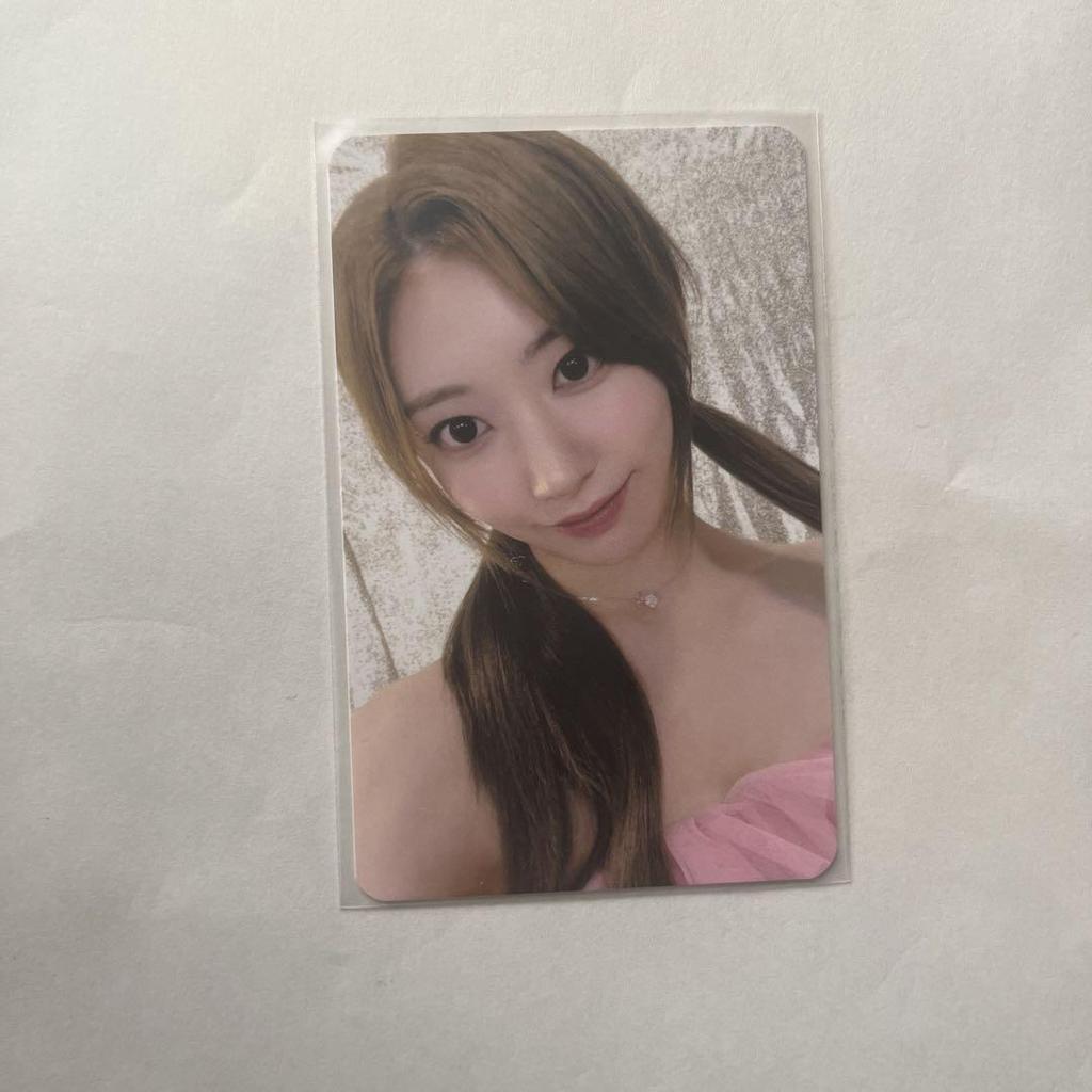 [USED] LE SSERAFIM ANTIFRAGILE M2u Bonus Trading Card Sakura