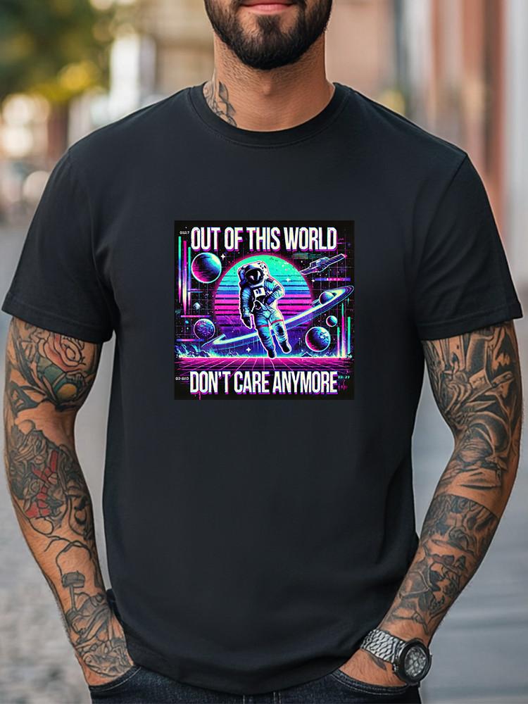 Retro Futuristic Astronaut Trendy Graphic T-shirt Unisex Women Men Fashion Tee Unisex T-Shirt XXL