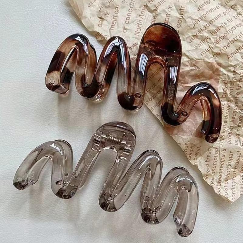 2pcs Women's Y2K Wavy High Glossy Amber Brown 10.5cm/4.13in Large Lightweight Plastic Hair Clip, Elegant and Minimalistic