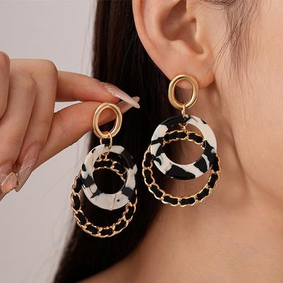 Pendientes de aro geométricos de doble círculo con estampado de leopardo en resina, elegantes y de alta gama para mujer.