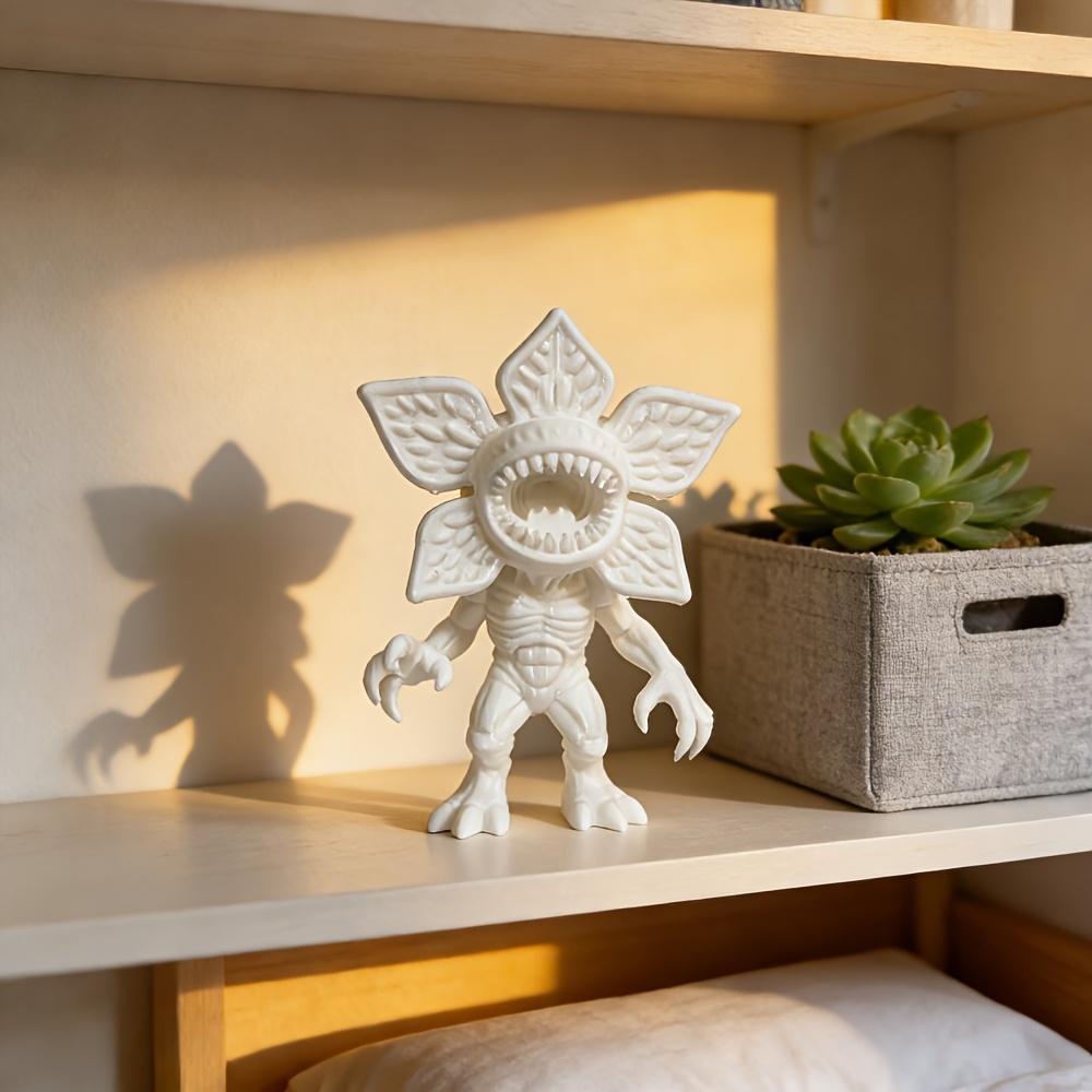 Strange Petal Shaped Man Eating Flower Monster Statue Ornament, Alien Creature Shaped Horror Room Decoration Alien Monster Model